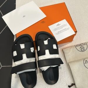 Hermes Chypre sandal NOIR